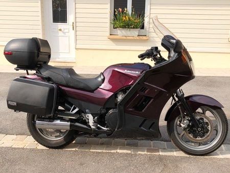 kawasaki gt r1000 used – for your used on the parking motorcycles
