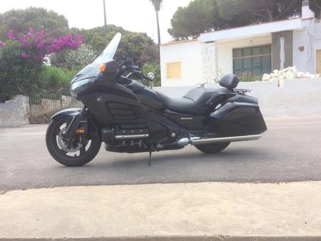 honda gl 1800 goldwing bagger