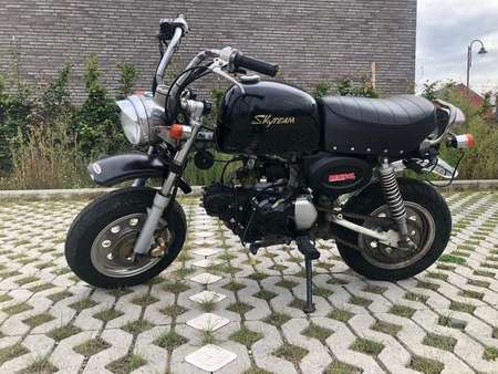 SKY TEAM skyteam-dax-50cc-b-klasse tweedehands - De Parking