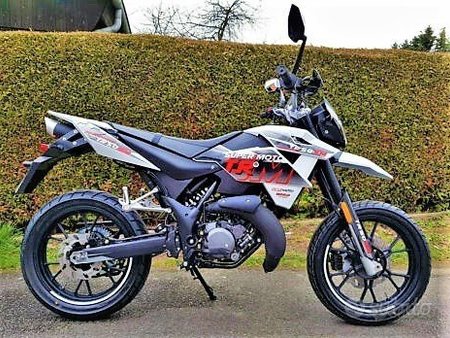 Ksr Moto Promo Nuovo Ksr Motard Tr 50 Sm Competition Used The Parking Motorcycles