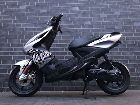 YAMAHA yamaha-aerox-r-original-1-hand-garantie-lieferung-sr-50-runner Used  - the parking motorcycles