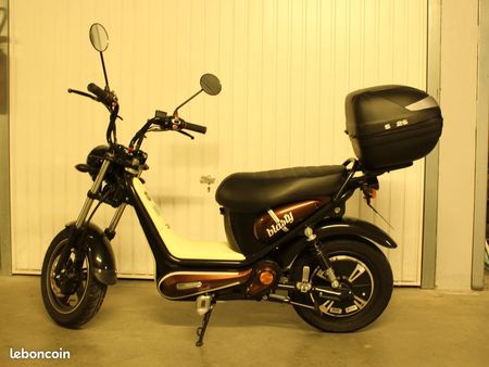 Le nouveau scooter électrique au look vintage du chappy yamaha