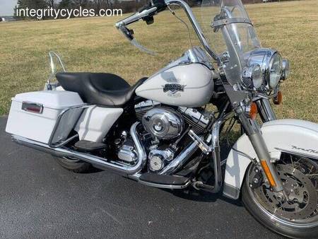 Harley Davidson 12 Harley Davidson Road King Classic Used The Parking Motorcycles