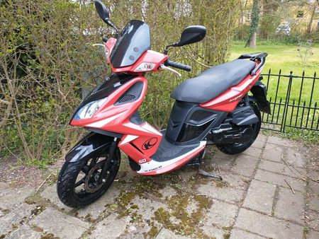 KYMCO kymco-super-8-2017-960-km Used - the parking motorcycles