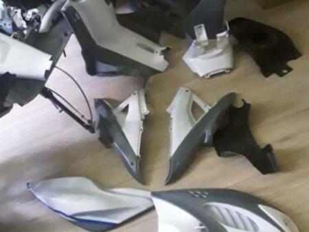 YAMAHA yamaha-aerox-dmp-str8-binnen-buiten-kappenset tweedehands - De  Parking