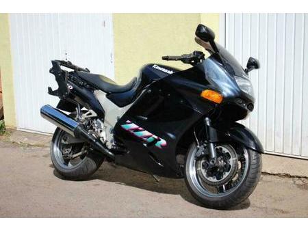 Rettsmedicin dine Nominering KAWASAKI kawasaki-zzr1100-d1-model-nice-clean-example-with-full-hard-givi-luggage-in-droitw  Used - the parking motorcycles