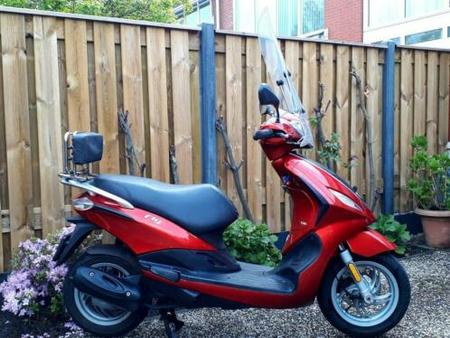 PIAGGIO piaggio-new-fly-2013-snor-blauw-kenteken-goed-onderhouden Used -  the parking motorcycles