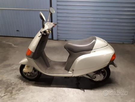 PIAGGIO PIAGGIO SFERA 50 - 1996 Used - the parking motorcycles