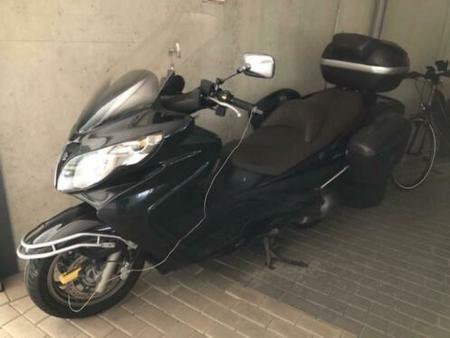 SUZUKI te-koop-suzuki-burgman-an-400-met-top-en-zijkoffers tweedehands - De  Parking
