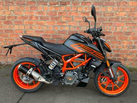 KTM new-2021-ktm-duke-125-ready-to-race-for-only-gbp16-69-a-week