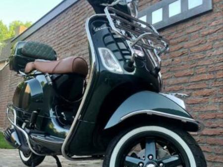 PIAGGIO vespa-lx-50-4t-2013-snor-25-full-options-exclusive-jaguar  tweedehands - De Parking