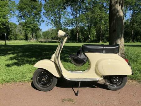 PIAGGIO oldtimer-vespa-50n-1967-49cc tweedehands - De Parking