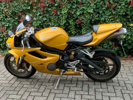 triumph daytona jaune allemagne d'occasion - Recherche de moto d'occasion -  Le Parking-Moto
