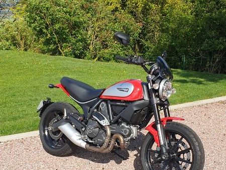 Ducati Ducati Scrambler 800 Icon Rouge Used The Parking Motorcycles