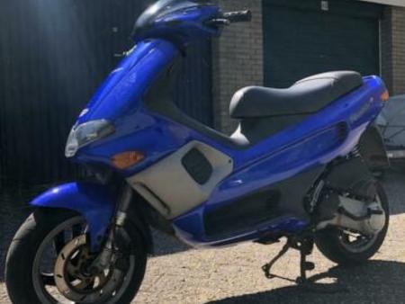 GILERA gilera-runner-50cc-brom-blauw-125cc-180cc-met-begrenzer Used - the  parking motorcycles