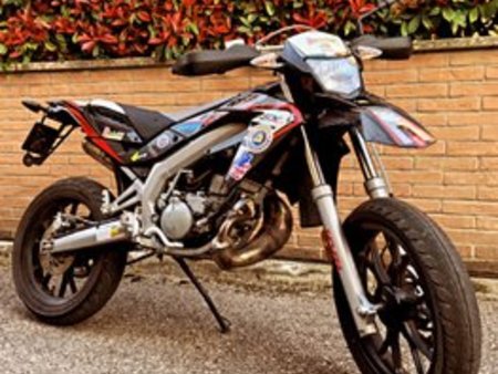 APRILIA aprilia-sx-50-2015-silver-carbon-edition Used - the parking  motorcycles