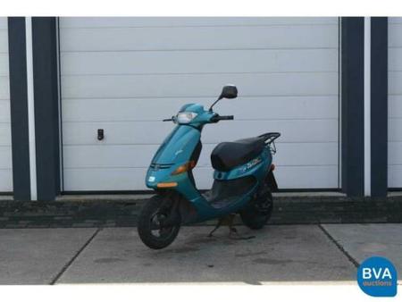 PEUGEOT peugeot-snorscooter-zenith-25km-peugeot-snorscooter-zenith-2  tweedehands - De Parking