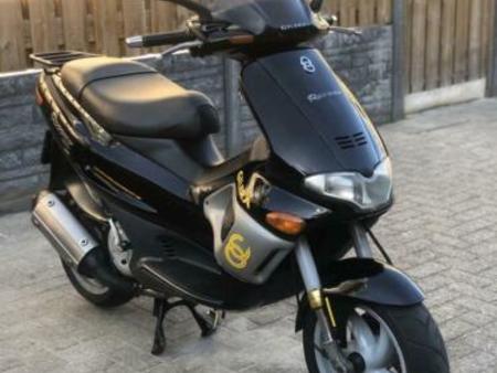 GILERA gilera-runner-fx-dd-sp-180cc-m07-nl-plaat-a1-skr-zip-tph125c  tweedehands - De Parking