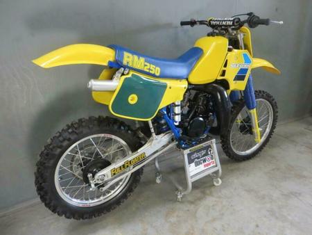 SUZUKI suzuki-rm-250-1994-full-museum-quality-restoration-as-new-in-worcester-worcestershire  Used - the parking motorcycles