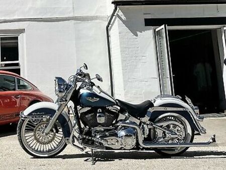 Photo du jour : Harley-Davidson Softail Deluxe Louis Vuitton