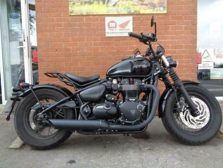 TRIUMPH triumph-bobber-black-1200-fitted-with-heated-grips-rack-saddle-bag-in-gloucester-glou  Used - the parking motorcycles