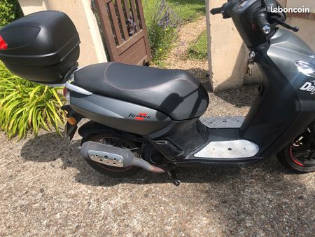 PEUGEOT scooter-kisbee-rs-2-t tweedehands - De Parking