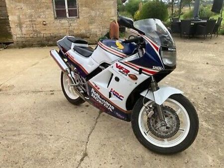Honda Honda Vfr400 Nc24 Rothmans 19 Used The Parking Motorcycles