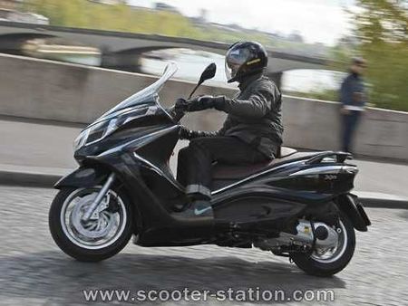 PIAGGIO piaggio-x10-125-ie-executive-abs-asr-excelente-oportunidade Used -  the parking motorcycles