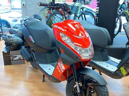 PEUGEOT peugeot-scooter-streetzone-10 Used - the parking motorcycles