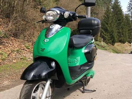 https://cloud.leparking-moto.fr/2021/09/17/14/44/io-florenz-io-florenz-io-classic-florenz-elektroroller-moped-mofa-roller-scooter_157744906.jpg