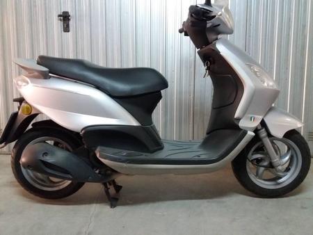 PIAGGIO VENDO PIAGGIO FLY 125 4T (2004 tweedehands - De Parking