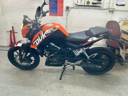 KTM ktm-125-duke-2016-in-stanley-county 
