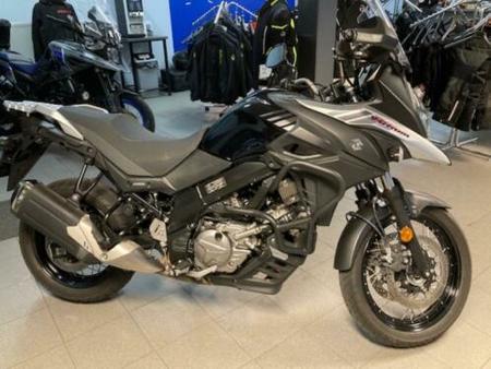 SUZUKI TE KOOP, SUZUKI V STROM 650 XT VAN 2017 MET SLECHTS 21700 KM  occasion - Le Parking