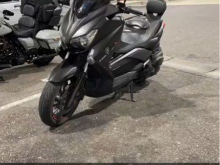 YAMAHA xmax-400-abs-momo-design Used - the parking motorcycles