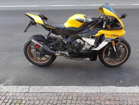 Yamaha Yamaha R1 17 Laguna Seca Possibile Permuta Used The Parking Motorcycles