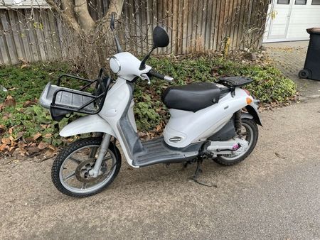 piaggio liberty 125 delivery
