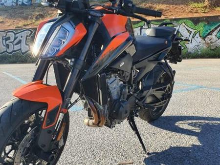 KTM vendo-ktm-890-duke-l-2021-usata-a 