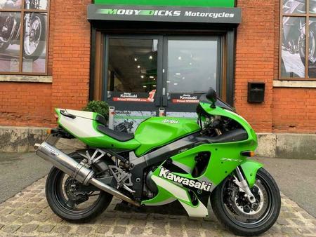 kawasaki zx 7r – Search for on the parking motorcycles