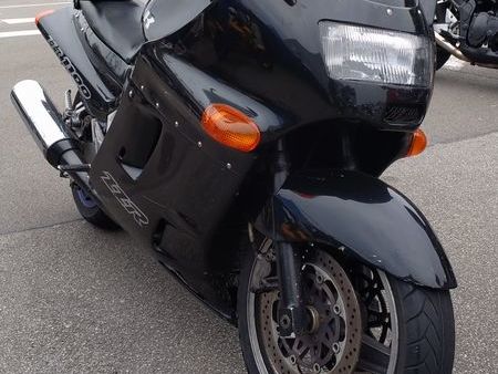 kawasaki zzr 1100 black used – for your motorcycle on the parking motorcycles