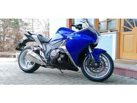 Honda Honda Vfr 10 Dct Tourer Used The Parking Motorcycles Honda Honda Vfr 10 Dct Tourer Used The Parking Motorcycles