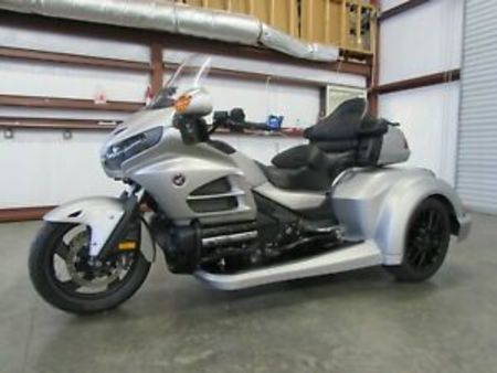 HONDA 2016-honda-goldwing-gl1800-new 