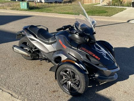 CAN AM Spyder RS-S: CAN AM Spyder RS-S