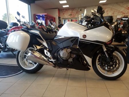 Honda Vfr 10 Bianco Francia D Occasione Ricerca Di Moto D Occasione Il Parking Moto Honda Vfr 10 Bianco Francia D Occasione Ricerca Di Moto D Occasione Il Parking Moto