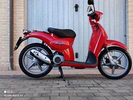 aprilia scarabeo 50 red used – Search for your used motorcycle on the  parking motorcycles