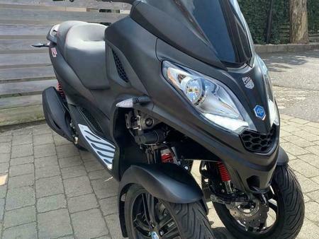 PIAGGIO piaggio-mp3-300-hpe-sport-trike 
