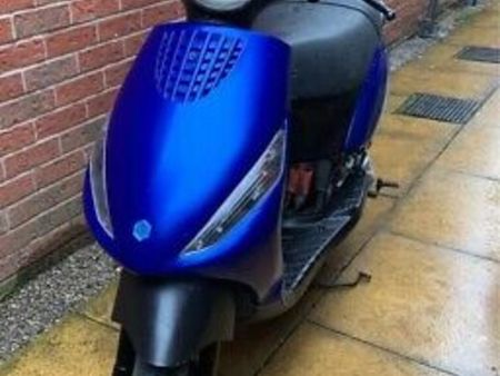 PIAGGIO piaggio-zip-50cc-2-stroke Used - the parking motorcycles