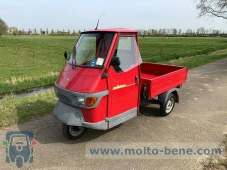 PIAGGIO piaggio-ape-50-tl5t-vespa-tuktuk-foodtruck-eye-catcher-itali