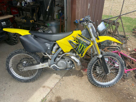 suzuki rm 250 geel tweedehands - Zoeken naar een tweedehands moto - De  Parking-Moto