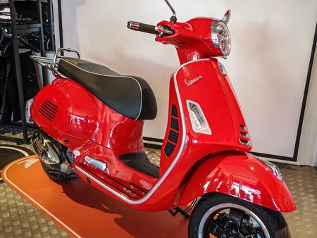 piaggio vespa gts300ie red germany used – Search for your used motorcycle  on the parking motorcycles