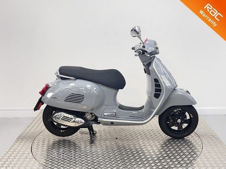 piaggio vespa gts300ie grijs tweedehands - Zoeken naar een tweedehands moto  - De Parking-Moto